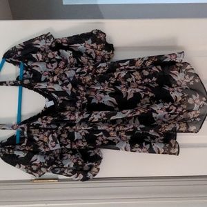 Boutique 2x cold shoulder blouse